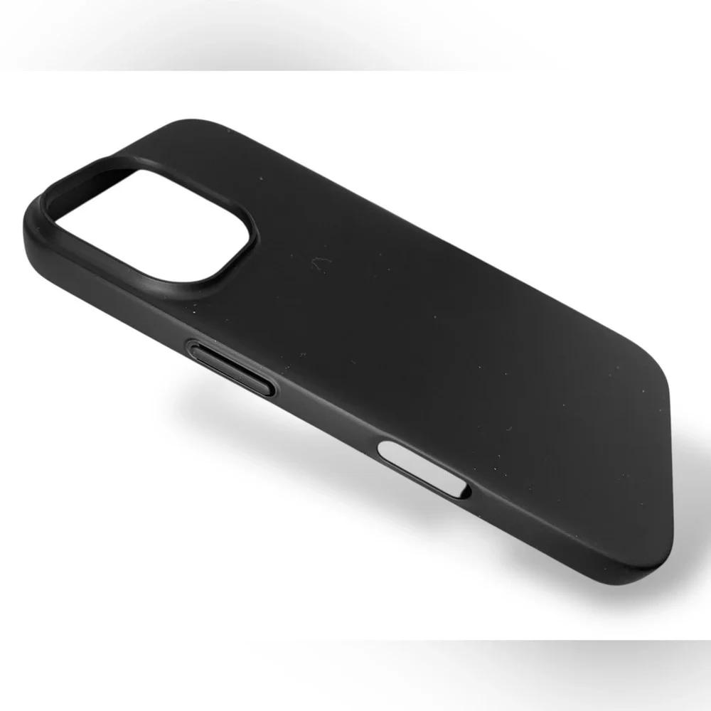 TORRAS MAG MAG IPHONE 16 CASE Black Matte Slim Fit 6.3” Anti-Scratch Shock Proof